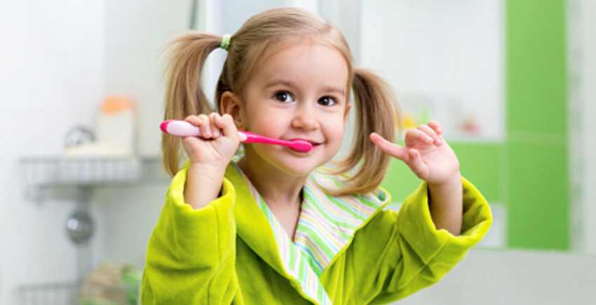 Fogápolás - már gyerekkorban meg kell tanulni helyesen fogat mosni.